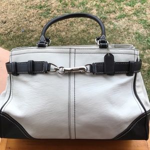 Coach shoulder bag (excellent condition)